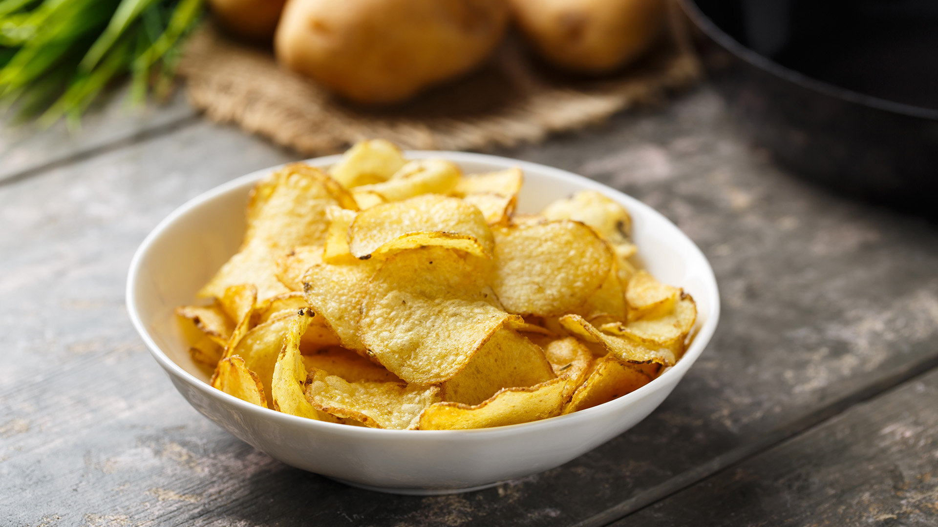 Gezondere chips bakken in de oven Heel Holland Bakt