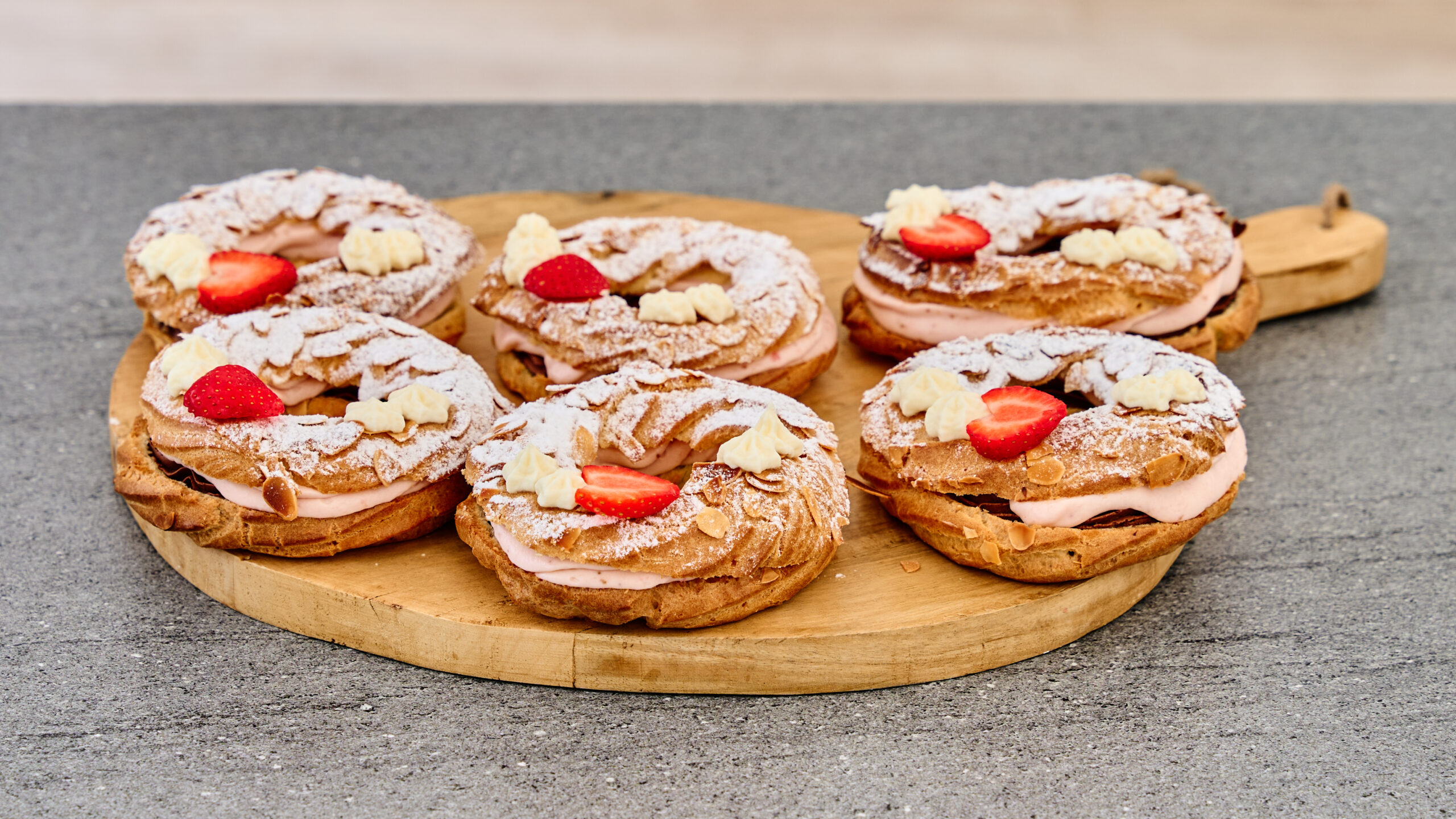 Paris Brest met ganache en aardbeien