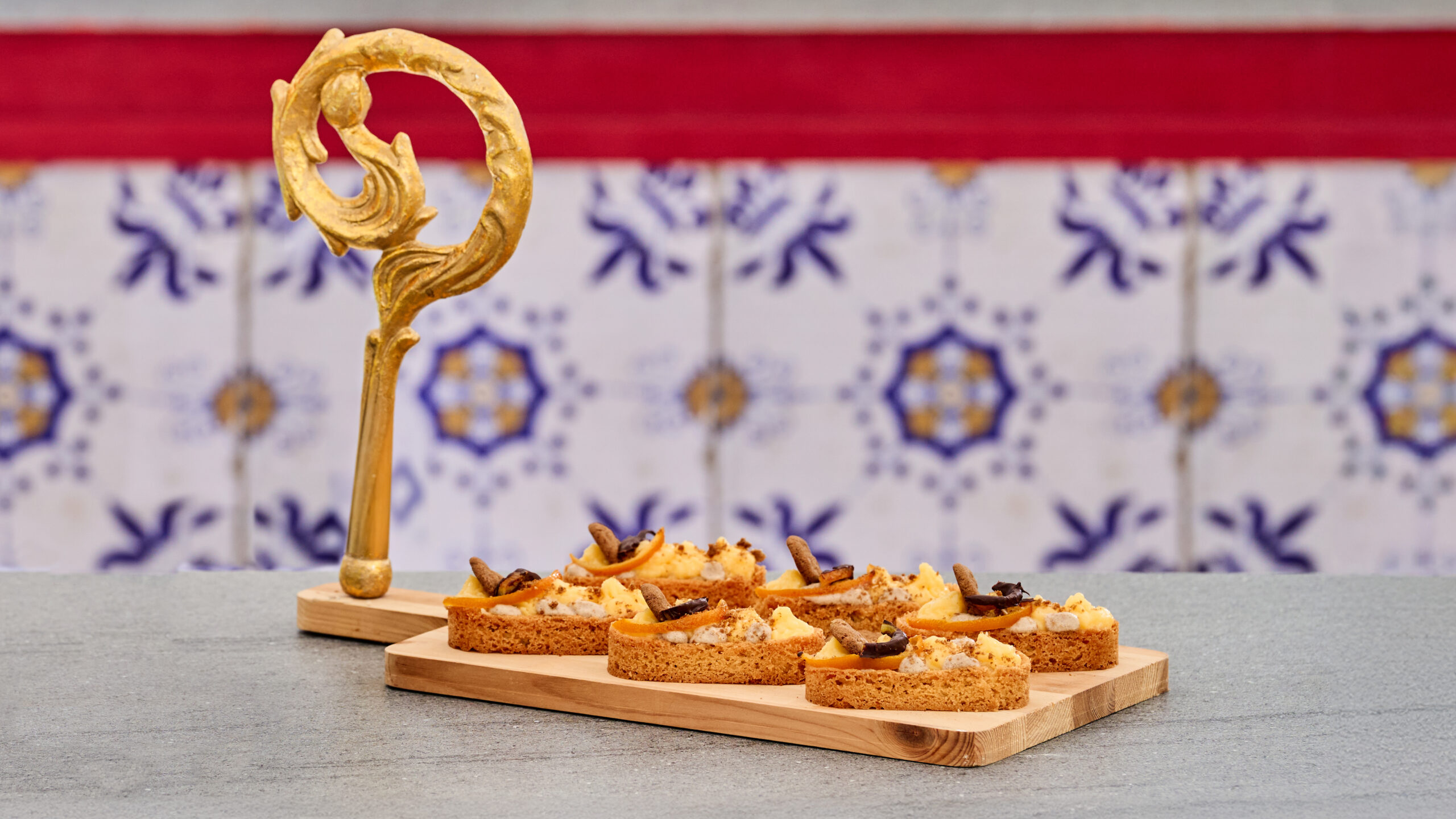 Slofjes met spijsroom en sinaasappelcrème