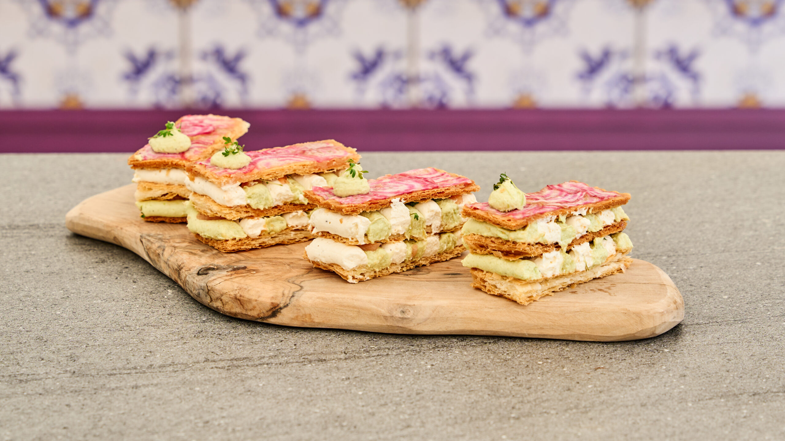 Millefeuille met gekonfijte biet en geitenkaasmousse