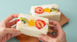 fruit sando sandwich