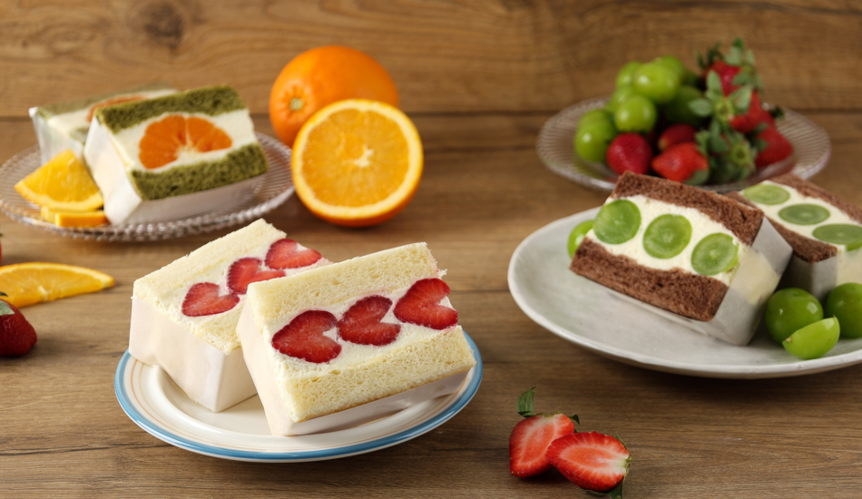 fruit sando sandwich