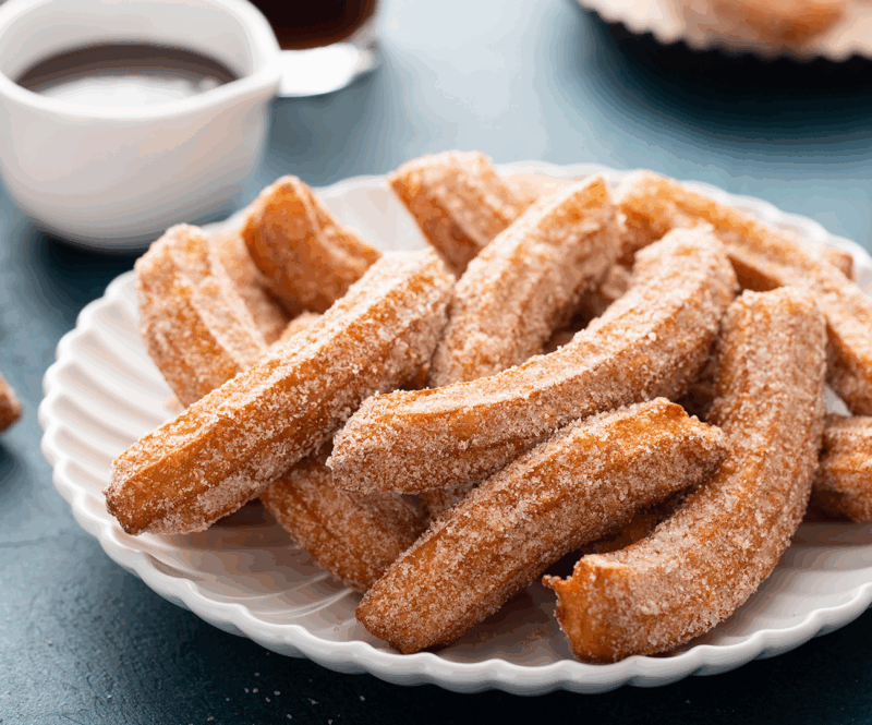 Zelf heel makkelijk churros maken (met ingrediënten die je waarschijnlijk al in huis hebt)