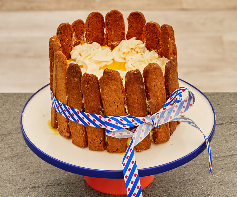 Charlotte Russe met sinaasappel en Friese dumkes