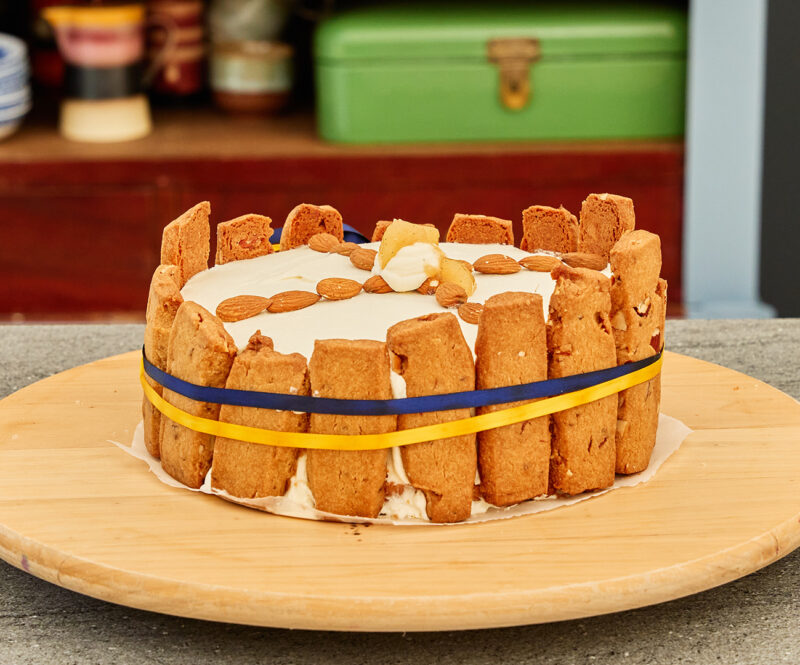 Charlotte Russe met peren en koekjes uit Ameland