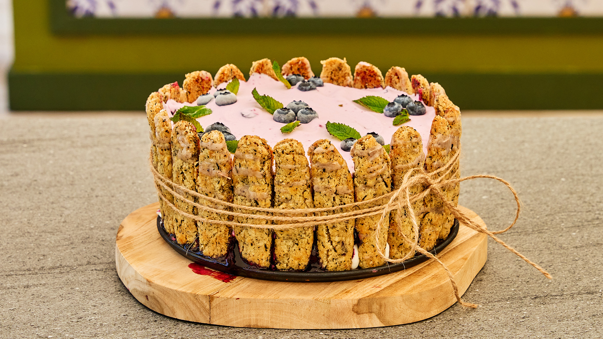 Charlotte Russe met earl grey koekjes en citroen cheesecake