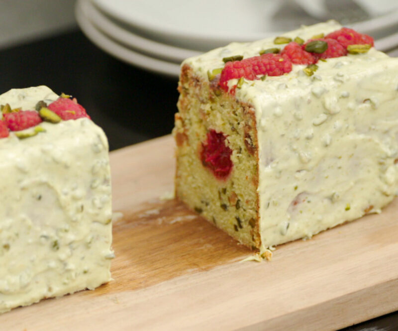 De perfecte gevulde cake: zo blijft je vulling precies waar jij ’m wilt