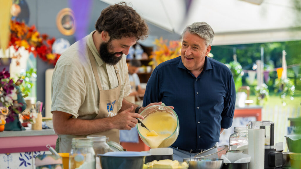 Dan staat in de tent samen met Robèrt.