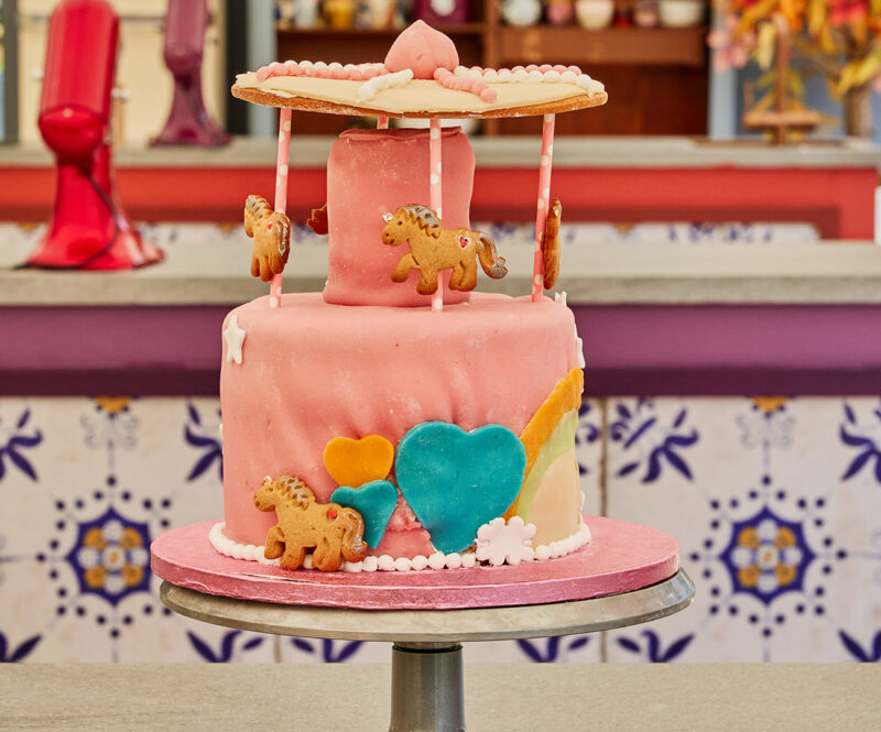 Draaimolentaart met passievrucht en aardbei