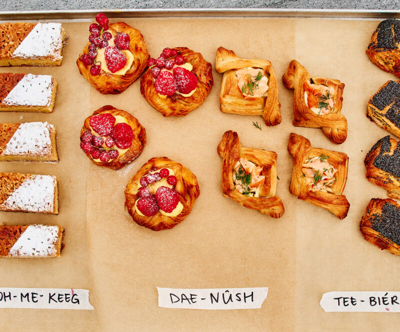 Fika spektakel met Deense droomtaart en pastry’s met maanzaad