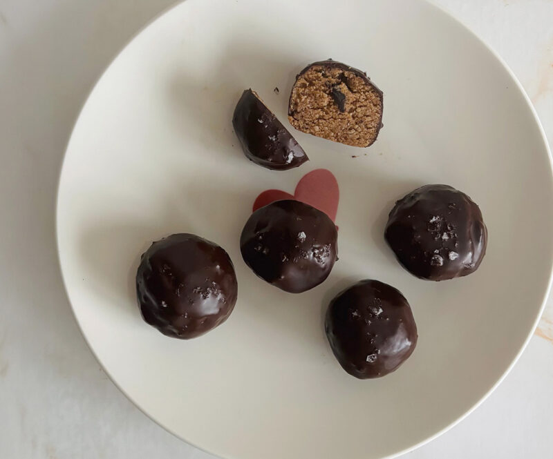 Makkelijke en gezondere no-bake cookie dough-balletjes