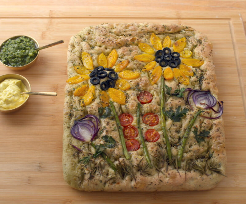 Focaccia met venkelzaad, sinaasappel en knoflook