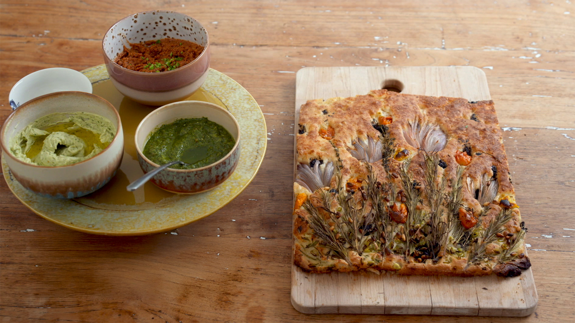 Focaccia met truffelolie en pesto boter