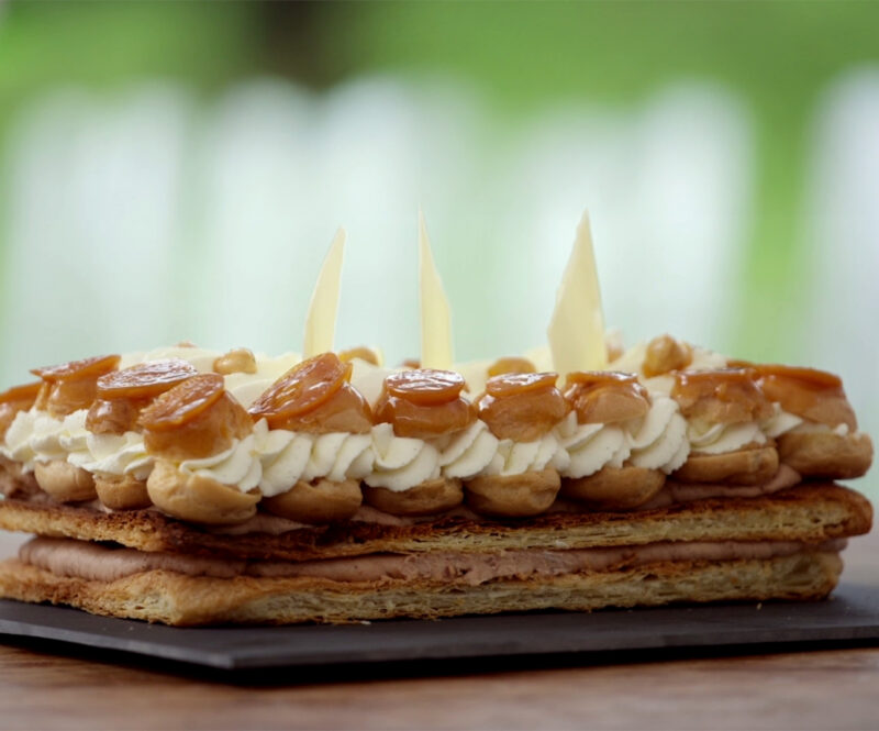 Saint Honoré met kastanje, walnoot en karamel