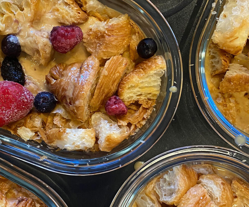 Croissantjes over? Maak dit hartige óf zoete ontbijt uit de airfryer!