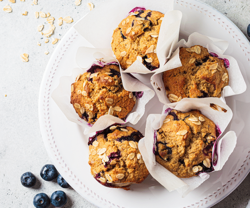 Glutenvrije muffins met havermout en bosbessen