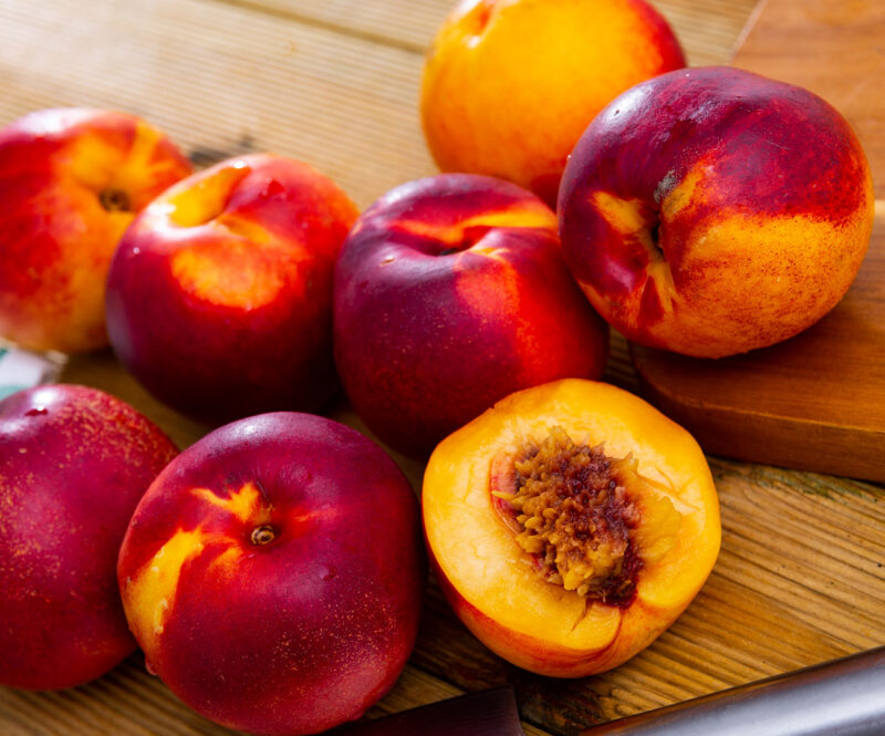 Zomerse baksels met nectarines: tips en recepten