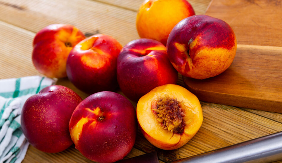 nectarines-shutterstock_2545635479-1920x1080