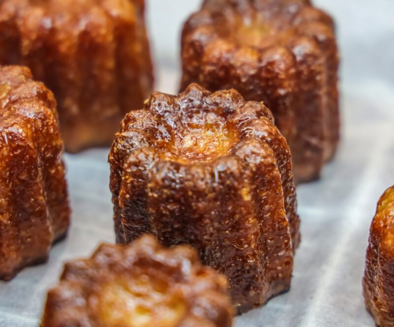 Waarom canelés zo uitdagend zijn om te bakken