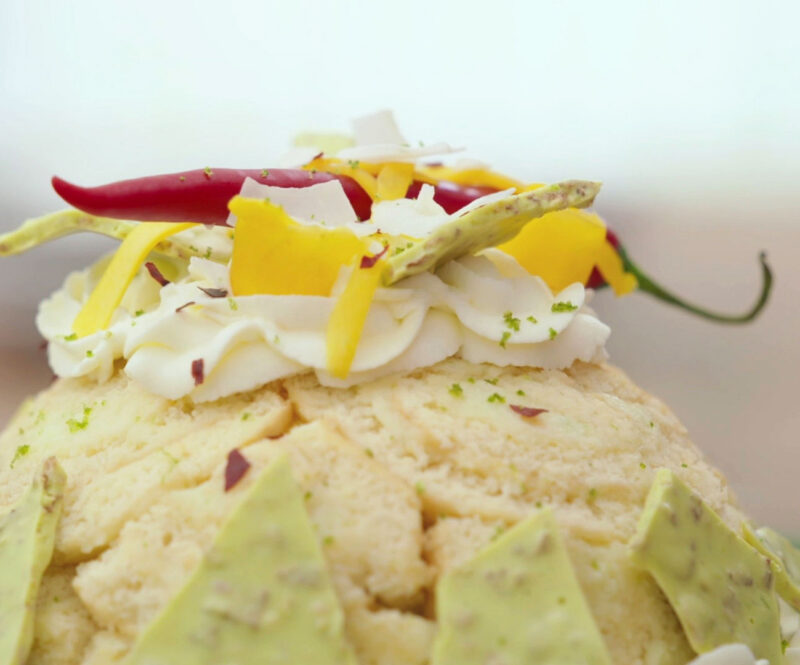 Swiss roll bombe met mango, limoen en kokos