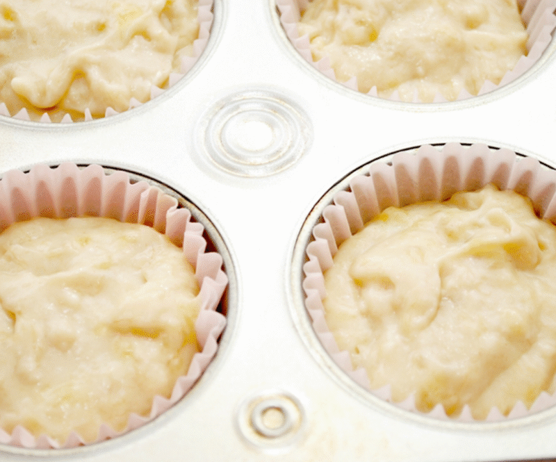 Gezond bakken in de meivakantie? Maak bananenbroodmuffins!