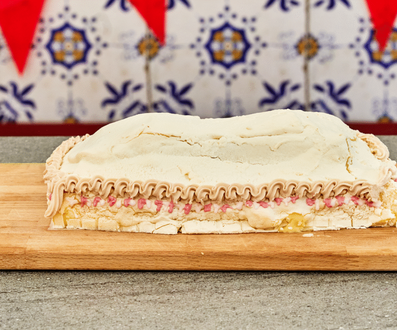 Tent taart met perzik-karnemelkbavarois