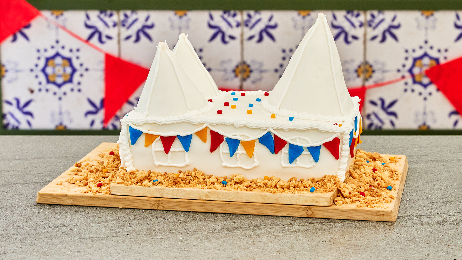 Tent taart met passievruchtcrèmeux en vanillemousse