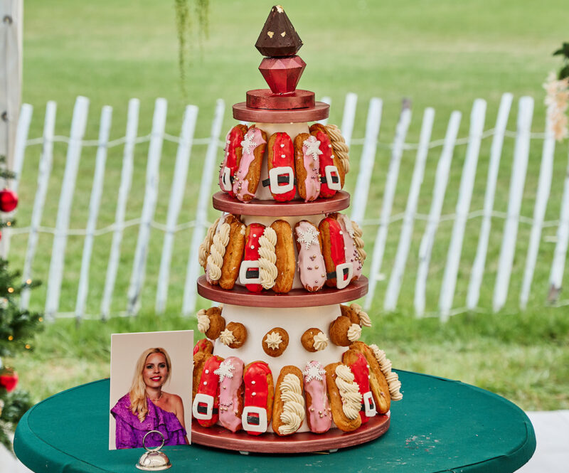 Eclair kerstboom met framboos, champagnemousse en mokkacrème